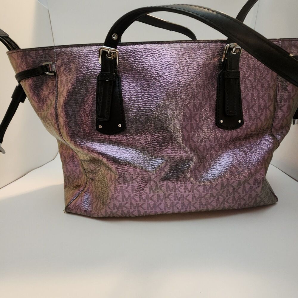MICHAEL KORS VOYAGER TOTE HANDBAG-IRIDESCENT METALLIC HOLOGRAPHIC - Picture 13 of 16